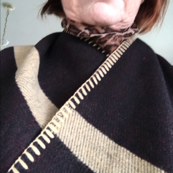 Wool Reversible Wrap - Picture 5 of 5